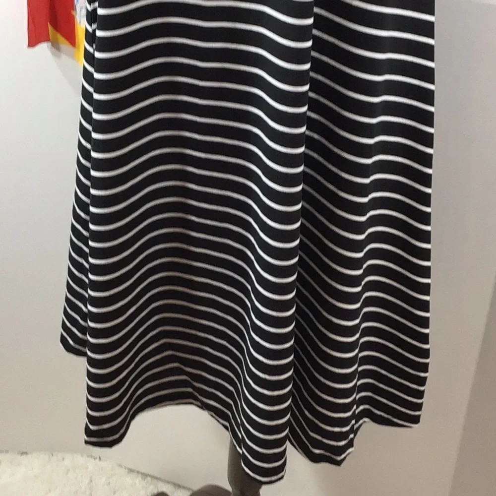Bobbie Brooks b/w striped flared shift dress XL